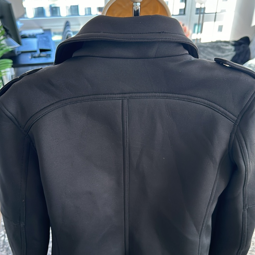 Woman’s jacket - Picture 3 of 6